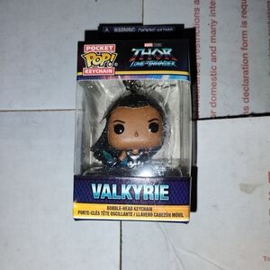 Funko Pop Pocket Keychain Marvel Thor Love And Thunder Valkyrie
